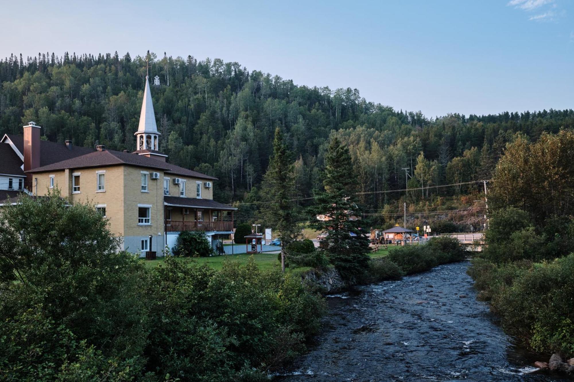 Bed & Breakfast Du Dimanche - - Fjord-du-saguenay - L'anse-saint-jean - Riviere-eternite *